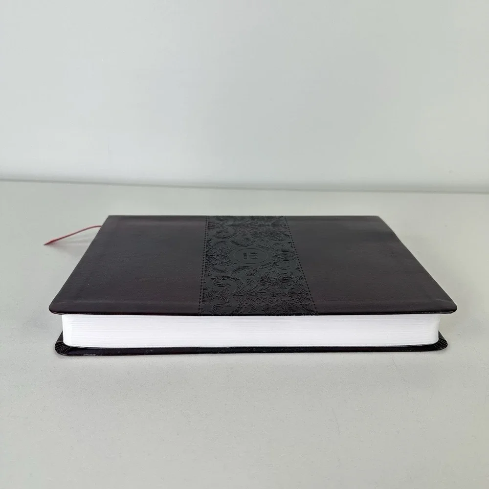 The Passion‎ Translation New Testament 2020 Edition Faux Leather Large Print